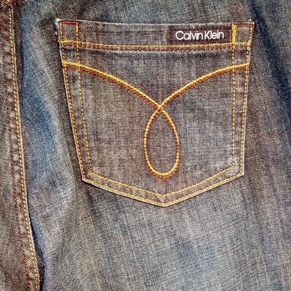 Calvin Klein Jeans  Women's size 14/32   Skinny   Dark Wash   Straight Leg  EXC - Picture 3 of 12